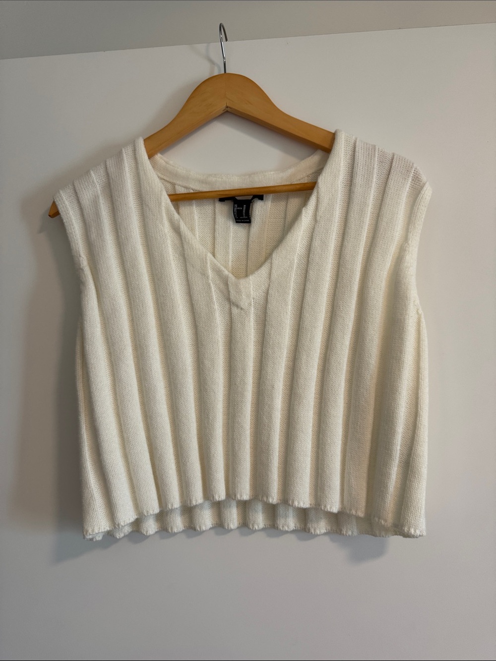Forever 21 Cream Ribbed V-Neck Sweater Vest